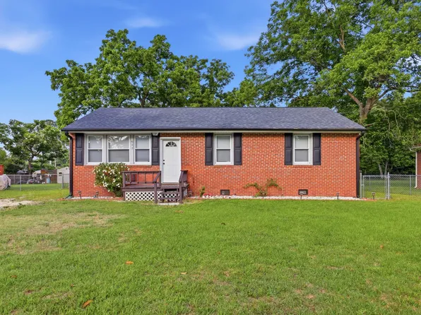 611 Forest Knolls Rd, Goldsboro, NC 27534