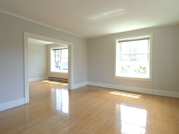 5th image of 117 N Tacoma Ave #401