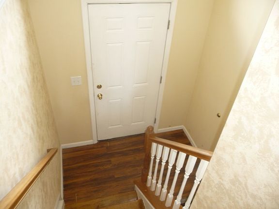 3rd image of 824 Virginiabradford Ct