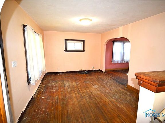4th image of 2057 Berkshire Pl