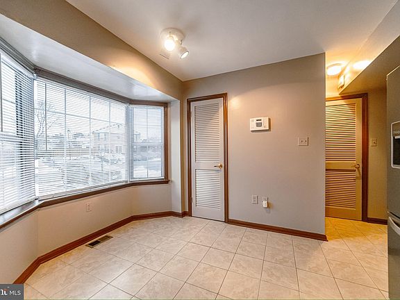 3rd image of 2891 Bowes Ln