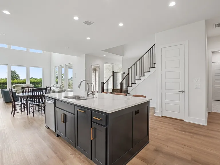 3960 Medio Creek Dr — Photo 10