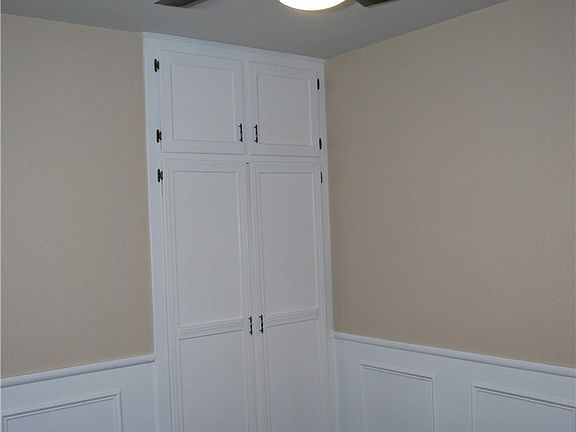 5th image of 2498 Kellogg Park Dr