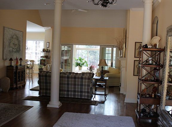 3rd image of 108 Bellewood Dr