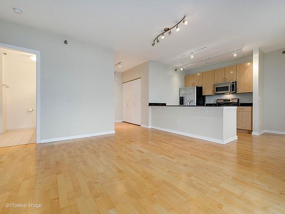 3rd image of 330 W Grand Ave APT 1903