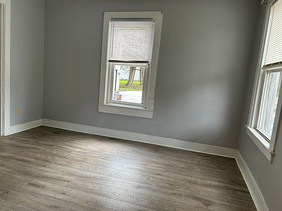 2nd image of 16 Staple St