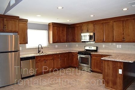 5th image of 1432 Katharine Ave