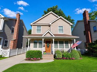 369 Euston Rd S, Garden City, NY 11530