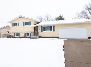 909 Willow St, La Crescent, MN 55947