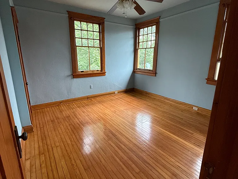 2225 Dante St — Photo 22