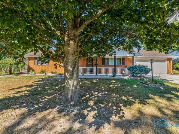 409 Burnham Dr, Fostoria, OH 44830