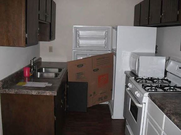 4th image of 1521 W Edgerton Ave #505