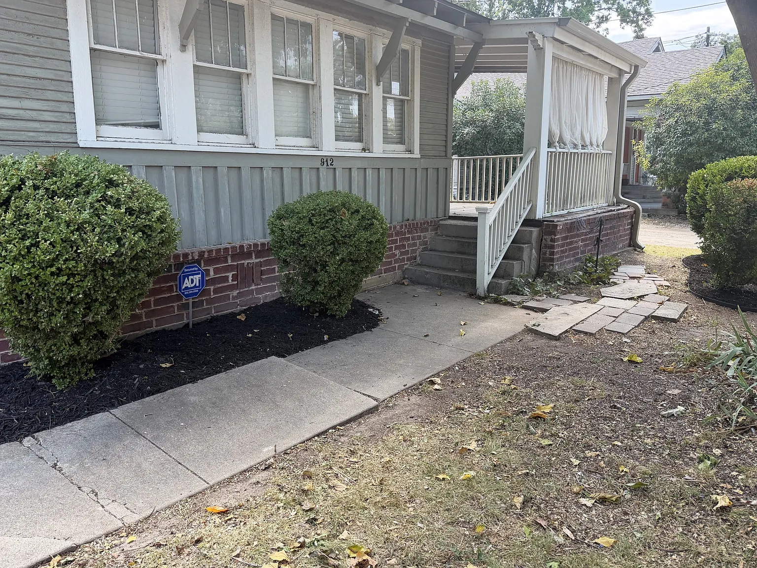 2 bed, 850 sqft, $1,450 — Photo 2