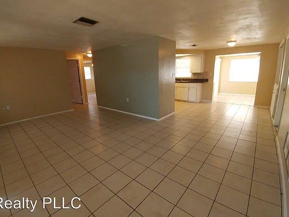 3rd image of 1426 Whitehall Ln