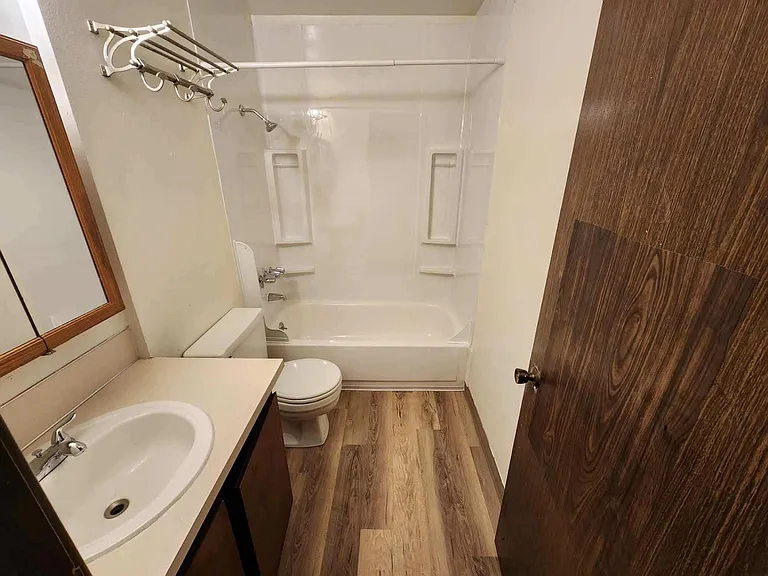 629 SE Franklin St #27 — Photo 4