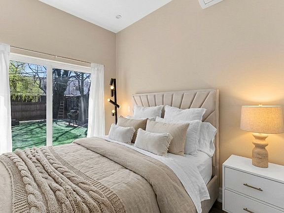 4th image of 1070A Dekalb Ave #1L