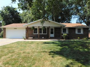 1025 N Penguin St, Effingham, IL 62401