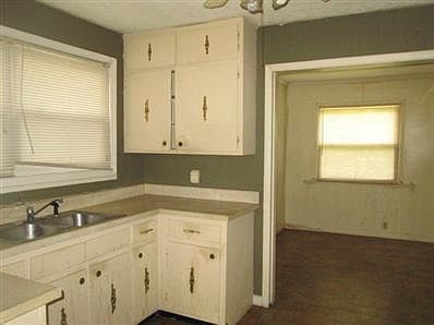 4th image of 527 Lakeview Dr