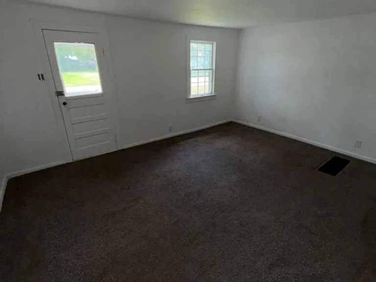1655 Eastwood Ave — Photo 2