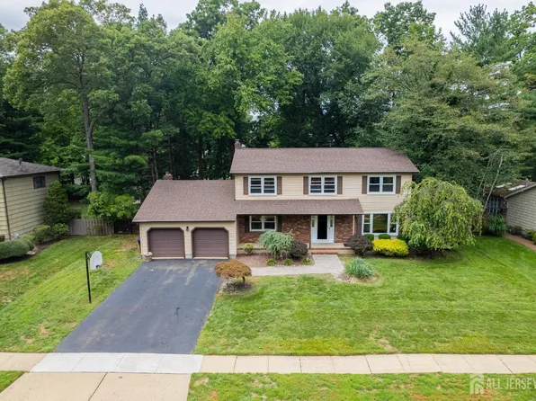 6 Mount Ct, East Brunswick, NJ 08816