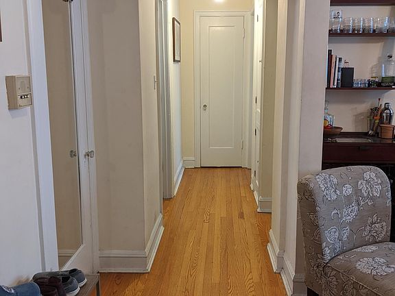 3rd image of 1439 W Elmdale Ave APT 3N