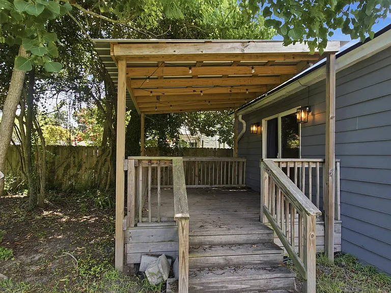 1409 Rhem Ave — Photo 17
