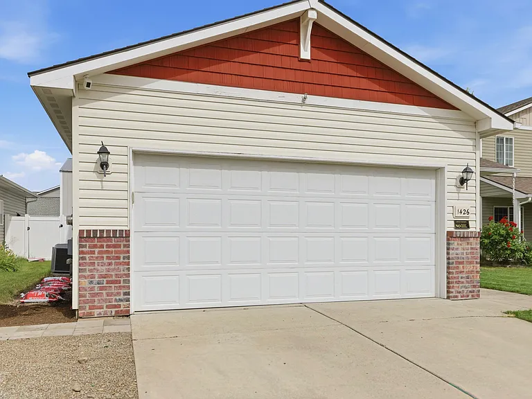 1426 N Brookhaven Ln — Photo 3