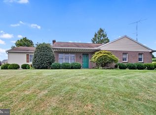 200 Navajo Dr, Red Lion, PA 17356