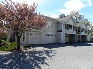 605 Country Place Dr, Lancaster, PA 17601