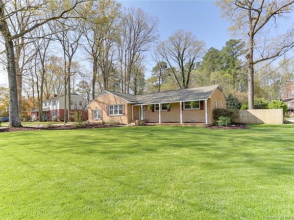 2nd image of 304 Carol Dr