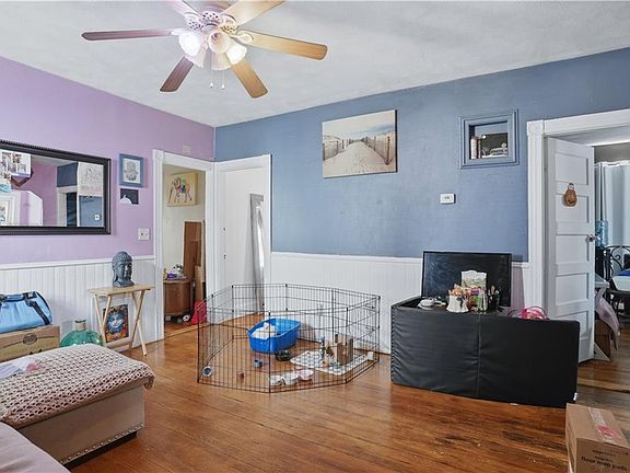 4th image of 200 Salina St