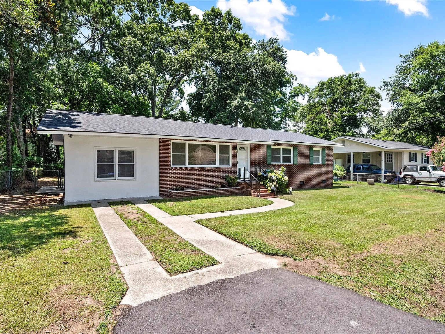 3 bed, 1400 sqft, $3,000 — Photo 2