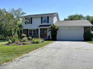 W284N6548 Hawthorne Rd, Hartland, WI 53029