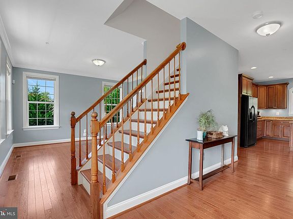 5th image of 25633 Scenic View St