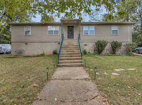 304 - 306 Glenwood Circle