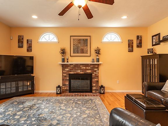 5th image of 17 Farrier Way