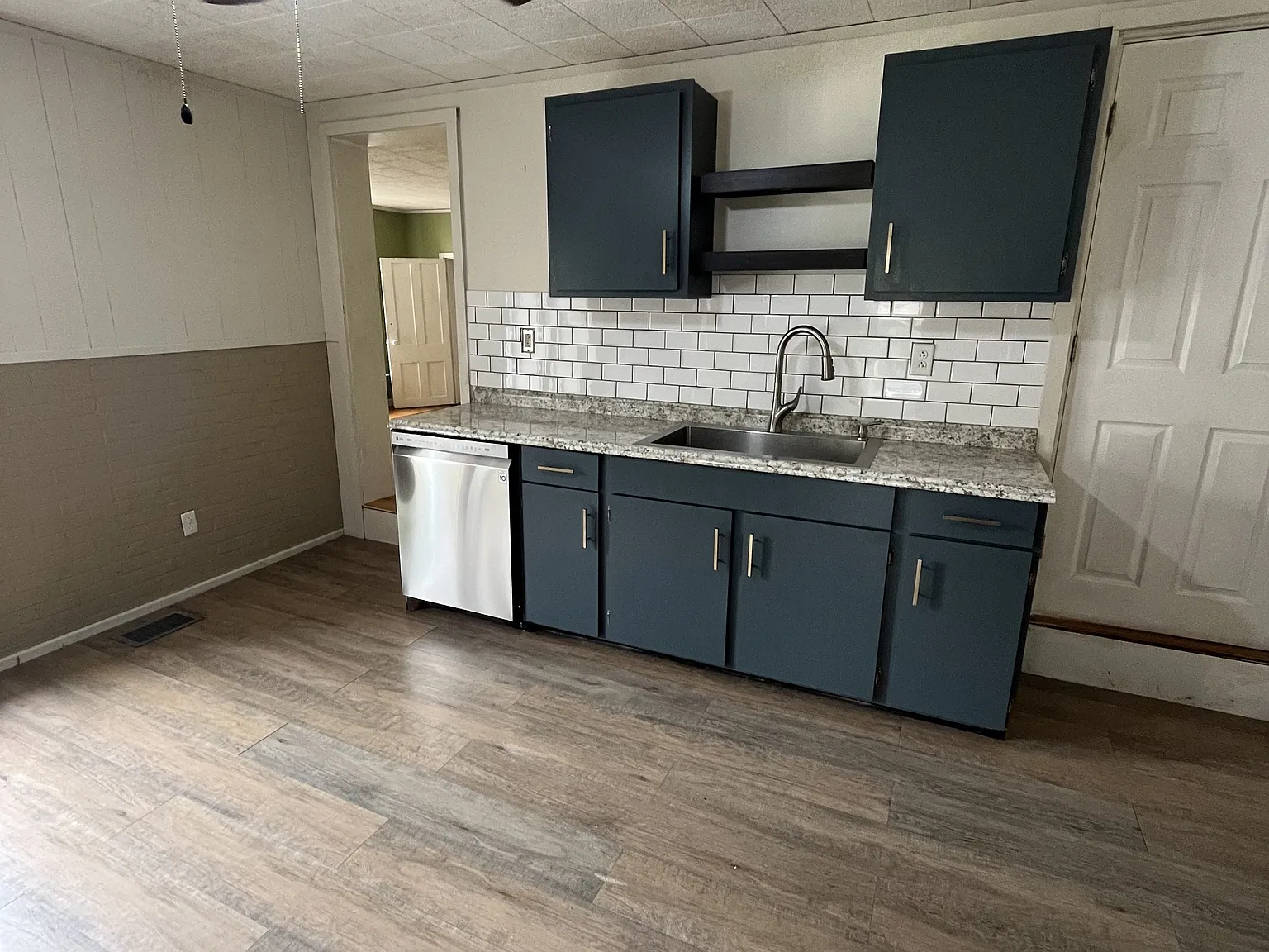 726 Sherman Street - Upper — Photo 4