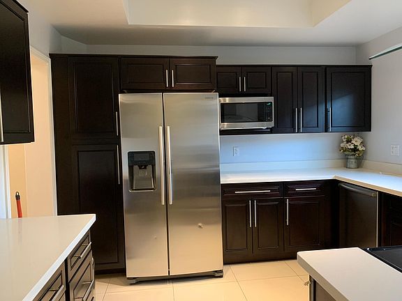 4th image of 880 Carina Ln
