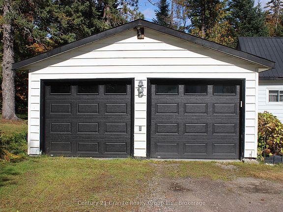 3rd image of 1051 Halls Lake Rd