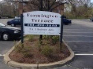 127 Farmington Ave APT 2, Cranston, RI 02920