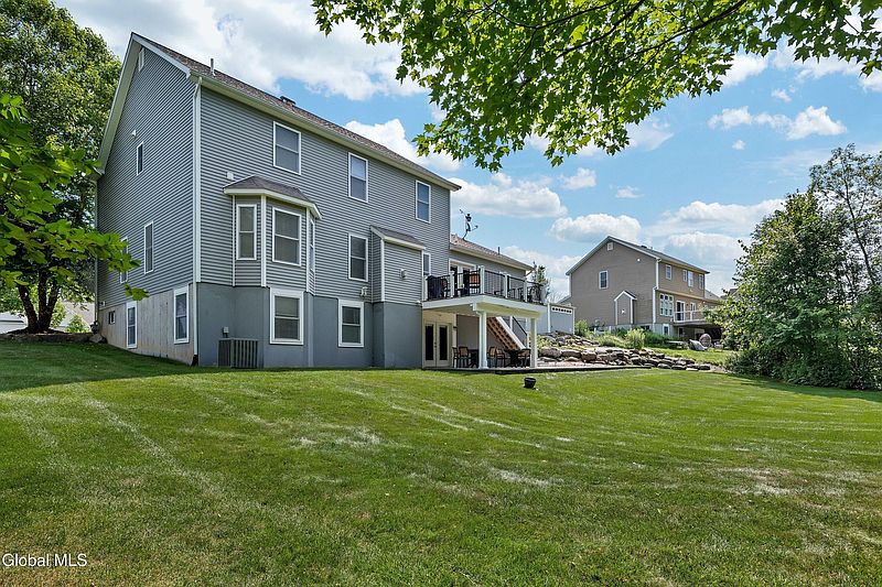 5th image of 15 Lancaster Court