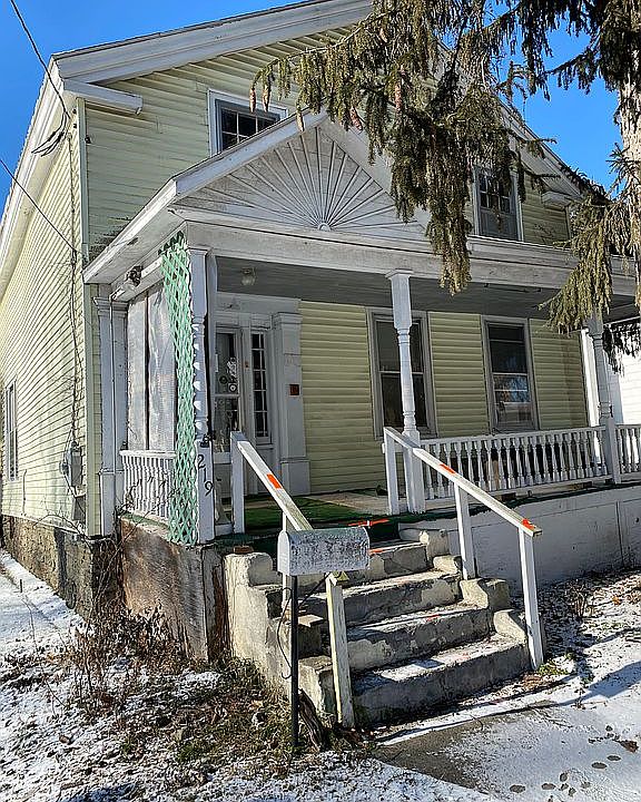 1st image of 219 Montour St