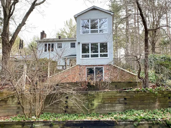335 Hillwinds Road, Brattleboro, VT 05301