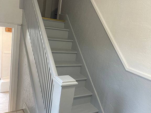 4th image of 235 Demarest Ave #2B
