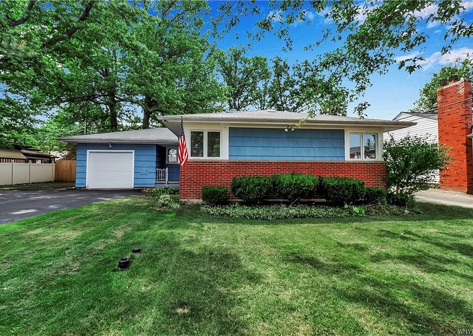 1st image of 10 Snug Haven Ct