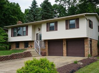 77 E Mohawk Dr, Malvern, OH 44644
