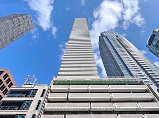 2221 Yonge St #808, Toronto, ON M4S 0B8