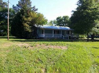 514 E May St, Calhoun, GA 30701