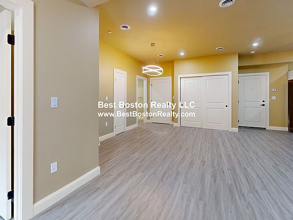5th image of 247 Washington Ave #10