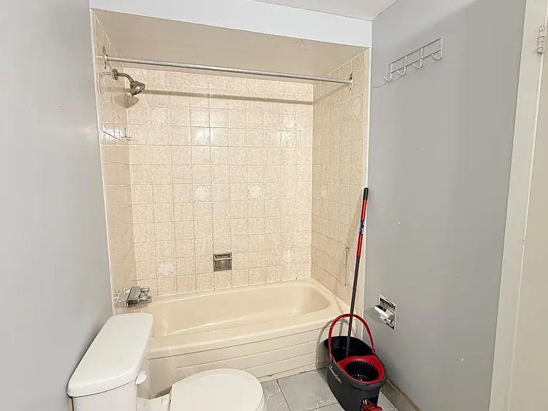 41 Broadbridge Dr #MAIN AND UPPER — Photo 30